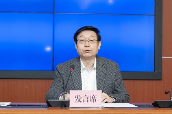 集團黨委副書記、總經理唐宏軍在主會場參加會議并作交流發言-上傳.jpg