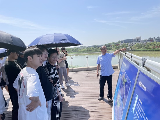 11日下午，寶雞市鳳翔區集團高標準農田示范建設項目現場教學（地建關天公司）.jpg